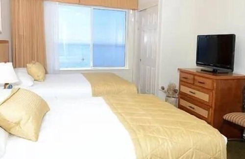 Avila Beach Complejo | Your Home Away From Home! Free Parking, Pool, Steps To Central Coast Aquarium