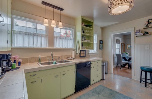 McMinnville Cabaña | Su hogar lejos del hogar en el centro de McMinnville