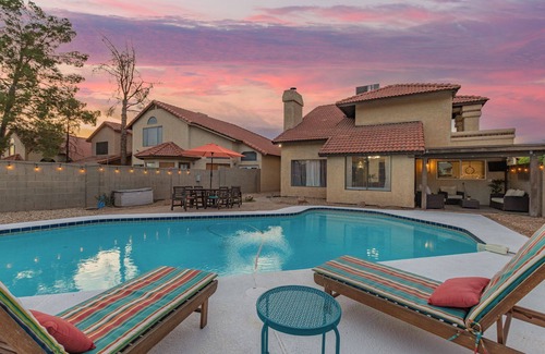 The Islands Casa | Your Home Away! Offering free heated pool ! Close to everything !