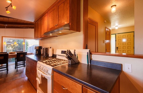 McKinleyville Casa | 🌲Your Home Base for Exploring the Redwoods! Pet Friendly, Complete with Hot Tub!🐾
