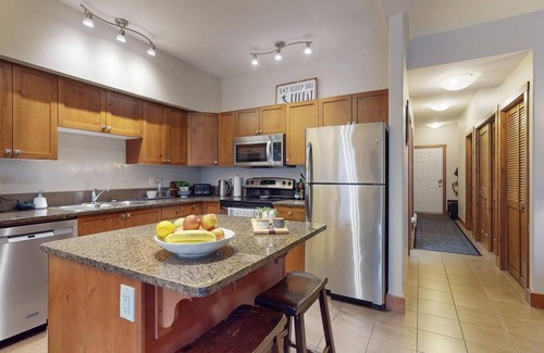 East Kootenay Condominio | Your Home Base for Adventure-Ski-Bike-Relax-Soak - Private Hot Tub