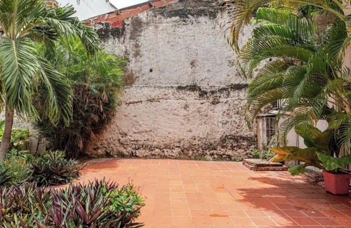Cartagena Walled City Chalet De Esquí | Your Home in the Walled City – The Best Spot for Your Next Stay!