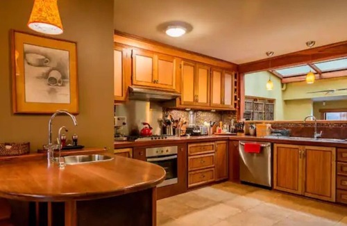 Quito Apartamento | YOUR HOME IN QUITO! Luxurious and just like home!