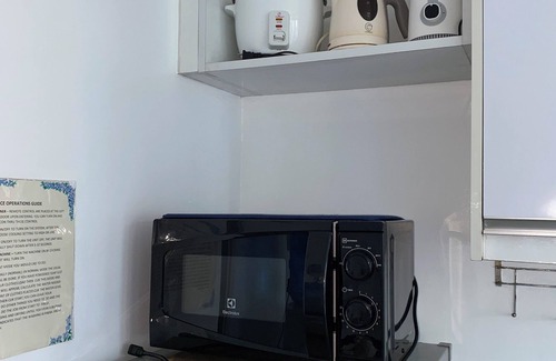 Legazpi Village Apartamento | Your Home in the heart of the City - Fast Wifi, Perfect location, and Great view