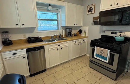 Deer Park Casa | Stay at Vida! Cozy home for summer getaway