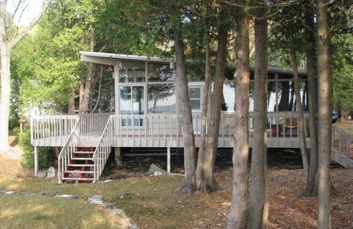 Sturgeon Bay Cabaña | YOUR KEY TO THE DOOR