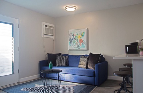 Neartown Casa | Your Keys to Montrose! Sleeps 48/12BR/12BA/9PA