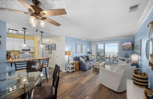 Port Clinton Condominio | Your Lake Erie Islands' Getaway Condo for 6 with a Clubhouse and Pool!