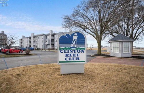 Port Clinton Condominio | Your Lake Erie Islands' Getaway Condo for 6 with a Clubhouse and Pool!