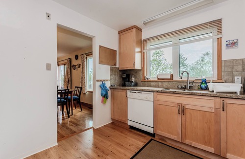 South Bruce Peninsula Cabaña | Lakeside Cottage Retreat in Exclusive Howdenvale