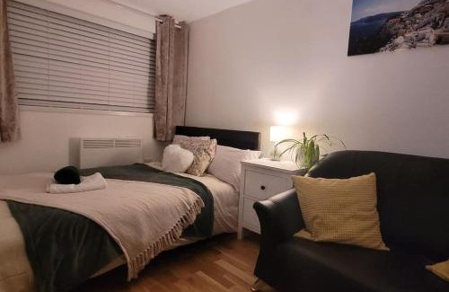 Haselbury Apartamento | Your London Escape - Cosy Studio w fast Wi-Fi & free onstreet parking