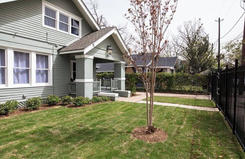 Neartown Casa | Your Montrose Gem! Sleeps 33/12BR/5.5BA/6PA