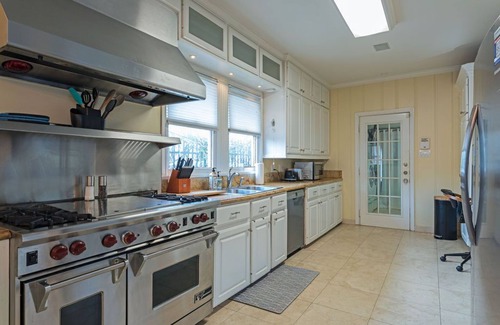 Neartown Casa | Your Montrose Gem! Sleeps 37/12BR/5BA/8PA ★★★★★