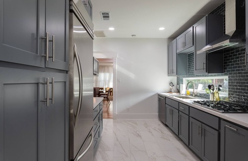 Neartown Casa | Your Montrose Gem! Sleeps 37/12BR/5BA/8PA ★★★★★