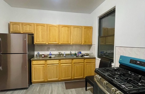 Queens Apartamento | Your new NYC home: Peaceful room for rent in the heart of Astoria.