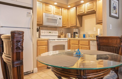 Honokowai Apartamento | Your oasis by the sea, stay at B103!