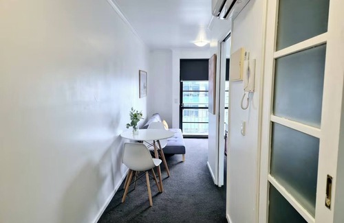 Docklands Apartamento | Your Overnight Delight | 1 Min from Tram Stop