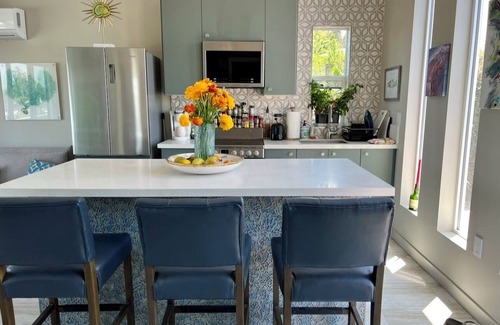 La Mesa Casa | Your own Suburban Oasis!