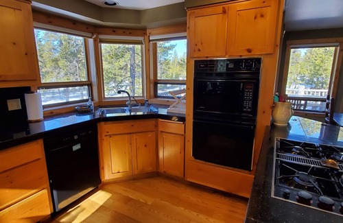 Deer Park Casa | Your Own Sunriver Lodge on the Edge of the Forest - A/C -10 SHARC Passes!!