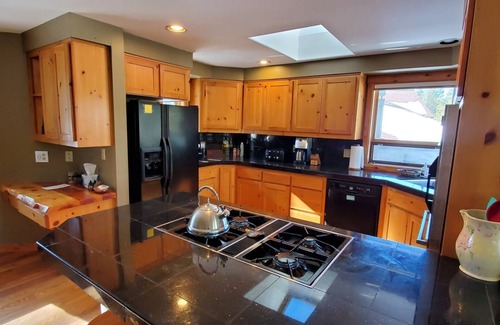 Deer Park Casa | Your Own Sunriver Lodge on the Edge of the Forest - A/C -10 SHARC Passes!!