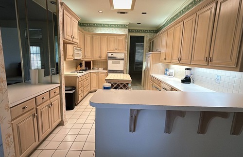 North Richland Hills Casa | Your perfect 4 bedroom getaway on a golf course