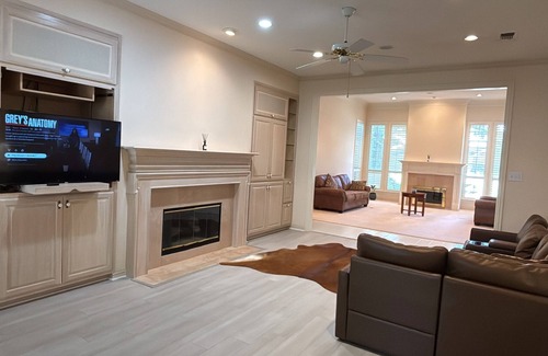North Richland Hills Casa | Your perfect 4 bedroom getaway on a golf course