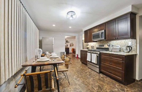 Fox Valley Casa | Your Perfect 3BR Home in Schaumburg