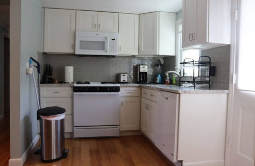 West Yarmouth Condominio | Your Perfect Beach Getaway Just a Block / 0.1 Mile Away!