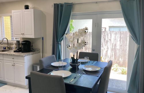 South Middle River Apartamento | Your Perfect Retreat; 10Min from the Beach, Downtown, Las Olas and the Airport