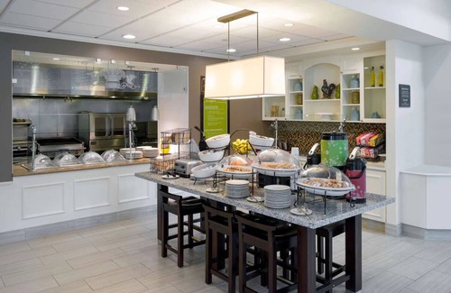 Silver Lane Casa | Your Perfect Stay in Glastonbury: Free WiFi, Pet-Friendly, Indoor Pool, 3 Units