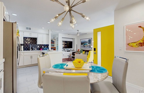Palm Springs Condominio | Your Pet-Friendly Desert Escape—Relax, Recharge, and Make Memories Under the Sun
