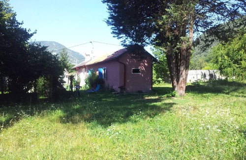 Ore Casa | Tu casa rosa con persianas azules