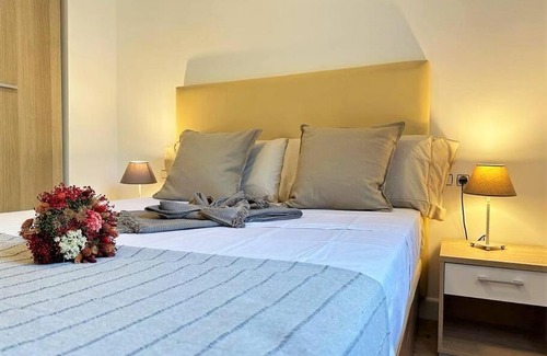 Port Saplaya Apartamento | Your Poolside Paradise by the Sea