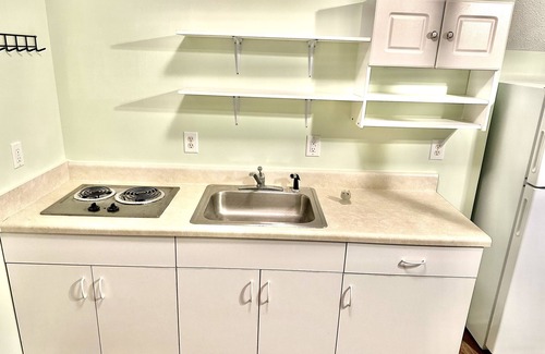 Sea Breeze Apartamento | Your private apt studio 5 min drive to the beach! 25 min to Historic Wilmington!