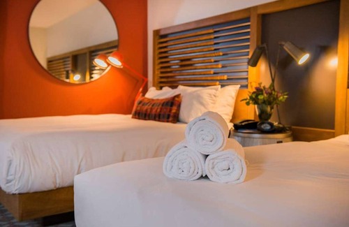 Live Oak Hotel | Your Private Nature Getaway: 2 Suites w/ Resort View | Family Ready Stay
