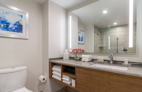 Central Beach Complejo | Your Relaxing Getaway Awaits! 2 Comfortable Units, Ocean View, Onsite Pool!
