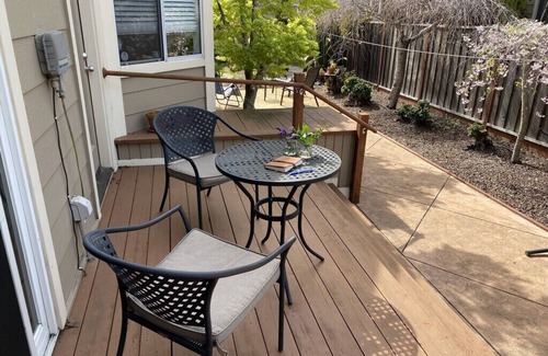 Corte Madera Condominio | Your Sanctuary in Marin County with easy commute to San Francisco!