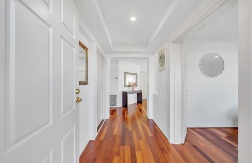 Tarneit Casa | Your Tarneit Escape - 4BR Home with Pool & BBQ