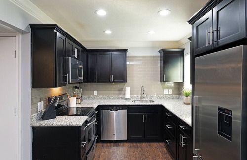 South Central Houston Apartamento | Your TMC Flats! Sleeps 24, 12BR, 6BA, 6PA