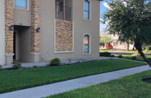 Edinburg Casa | Your very own home away from home