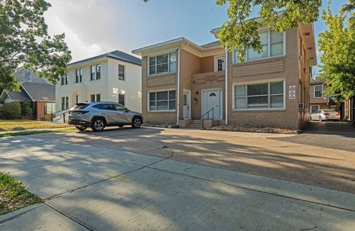 Hyde Park Apartamento | Your Westheimer Dream House! Sleep 18/8BR/4BA/4PA