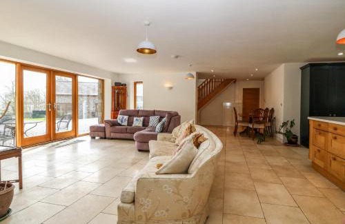 Penmon Casa | Yr Hen Dairy