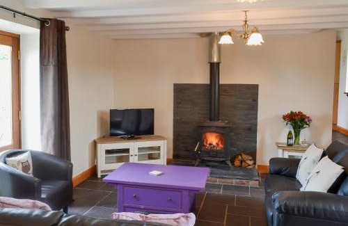 Holyhead Casa | Yr Hen Feudy