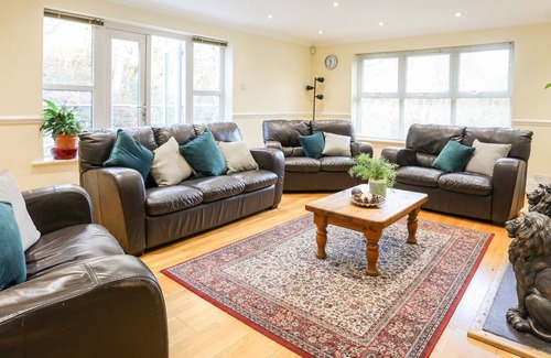 Bangor Casa | YR OCAR, pet friendly, character holiday cottage in Bethesda
