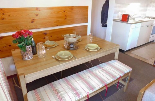 Randogne Apartamento | Yuca B Apt. 28 by Interhome