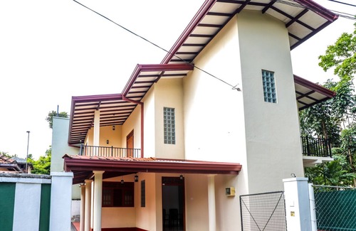 Pannipitiya Villa | Villa Yuli Nandas, donde te sentirás como en casa a kilómetros de distancia