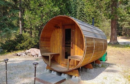 McCloud Casa | Yurt in Secluded Setting Near Mt Shasta/McCloud, CA