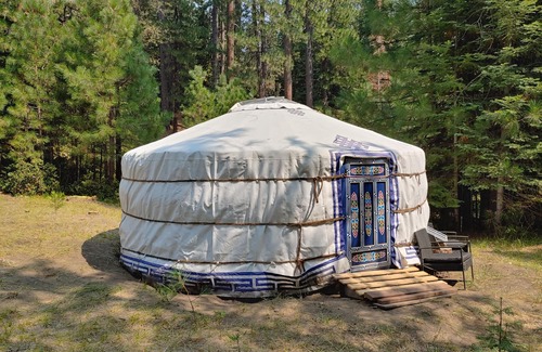 McCloud Casa | Yurt in Secluded Setting Near Mt Shasta/McCloud, CA