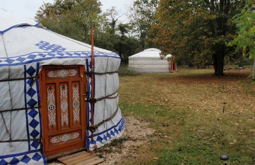 Villeneuve-sur-Yonne Cabaña | Yurt Yurt pareja o familiar (precio base 1 yurta 2 personas)