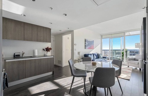 Victoria Park Apartamento | YYC Tallest Residential Tower - Parking, AC